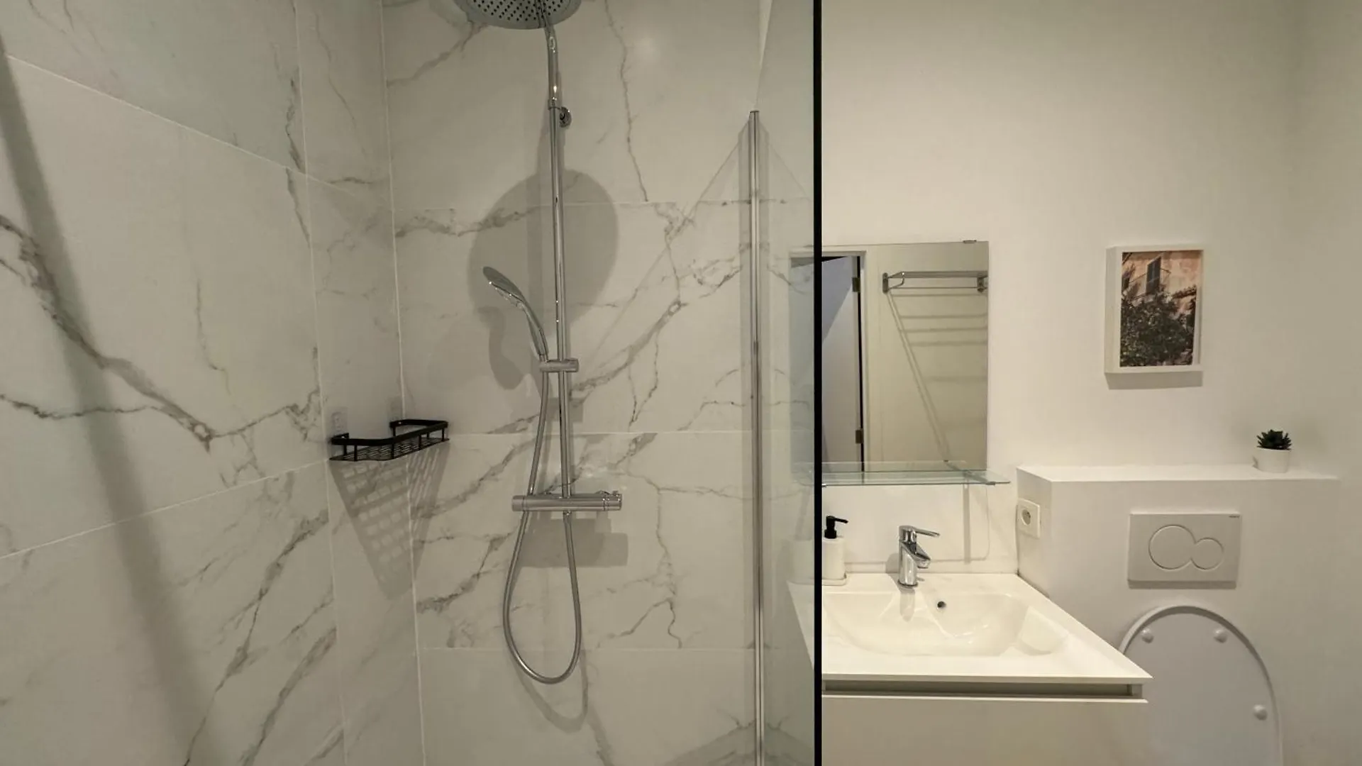 Apartment Two Bedroom Loft In The City Center By The Meir Antwerp