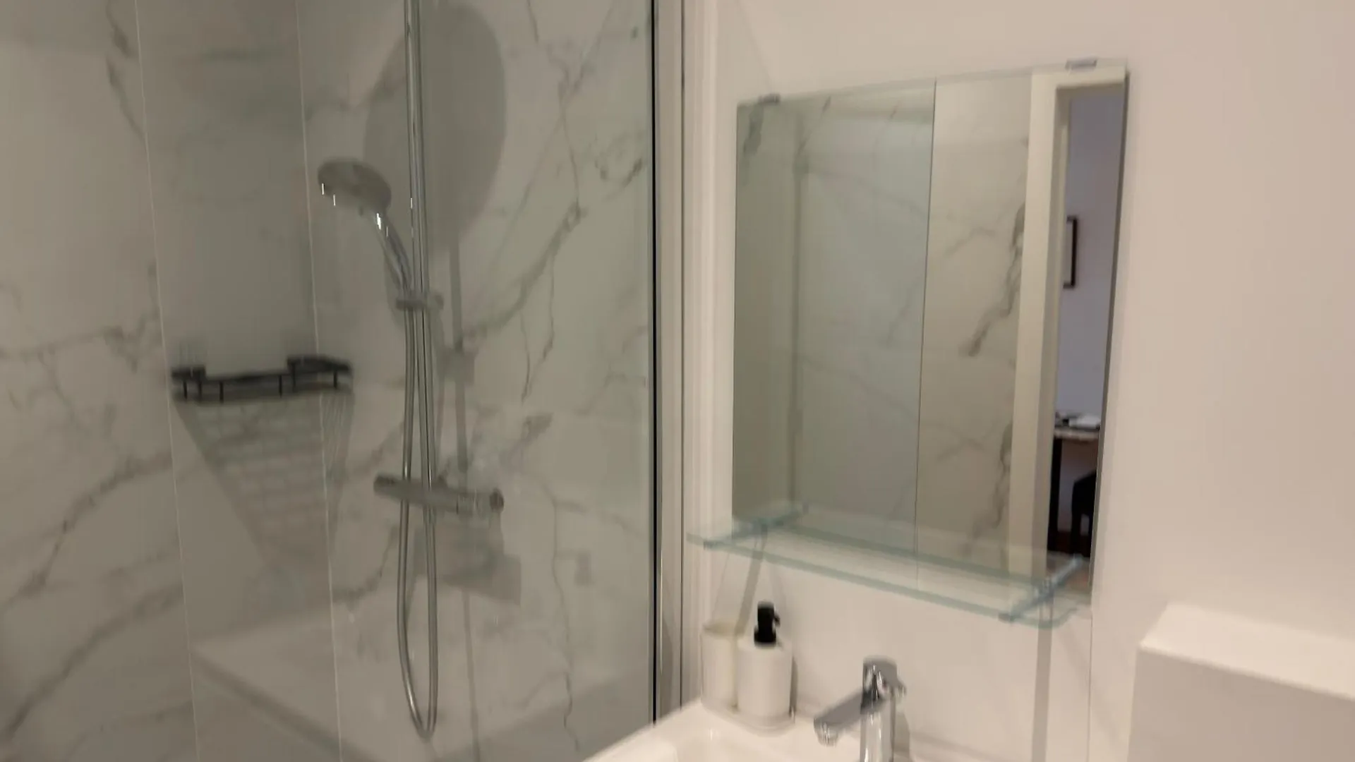 Two Bedroom Loft In The City Center By The Meir Antwerp
