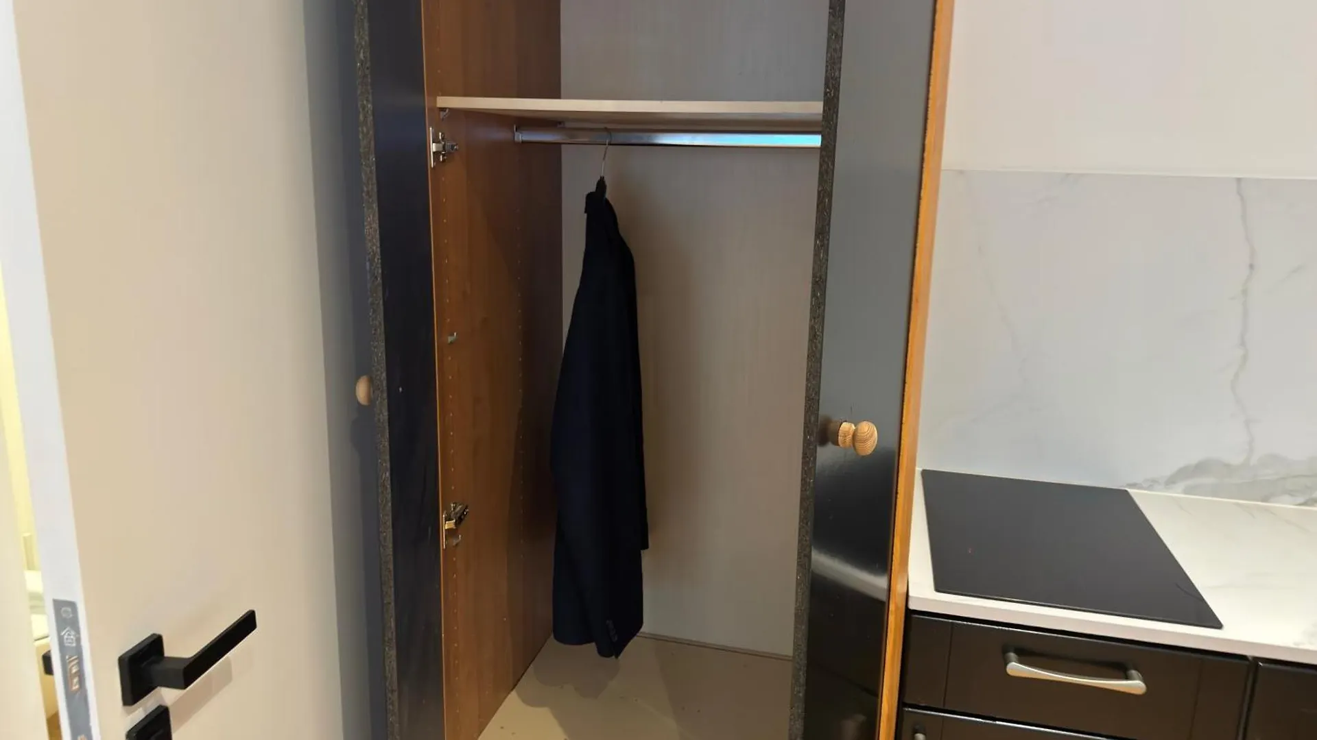 Two Bedroom Loft In The City Center By The Meir Antwerp Apartment