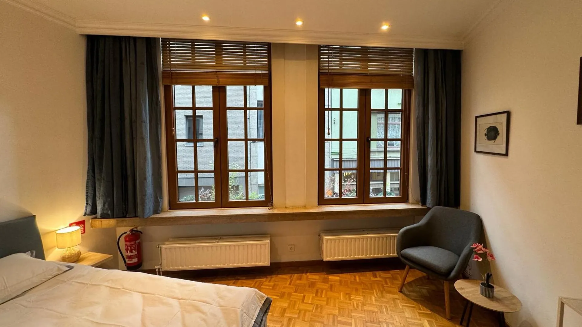 Two Bedroom Loft In The City Center By The Meir Antwerp