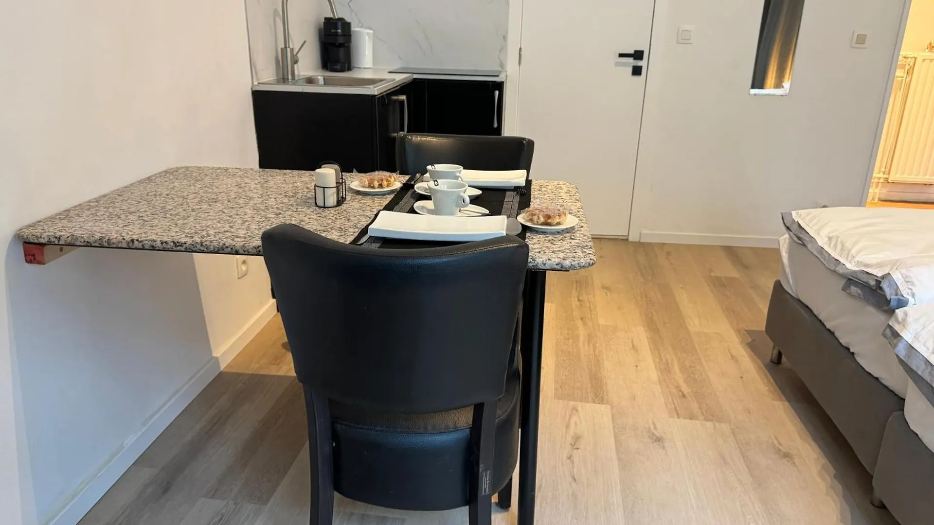 Apartment Two Bedroom Loft In The City Center By The Meir Antwerp
