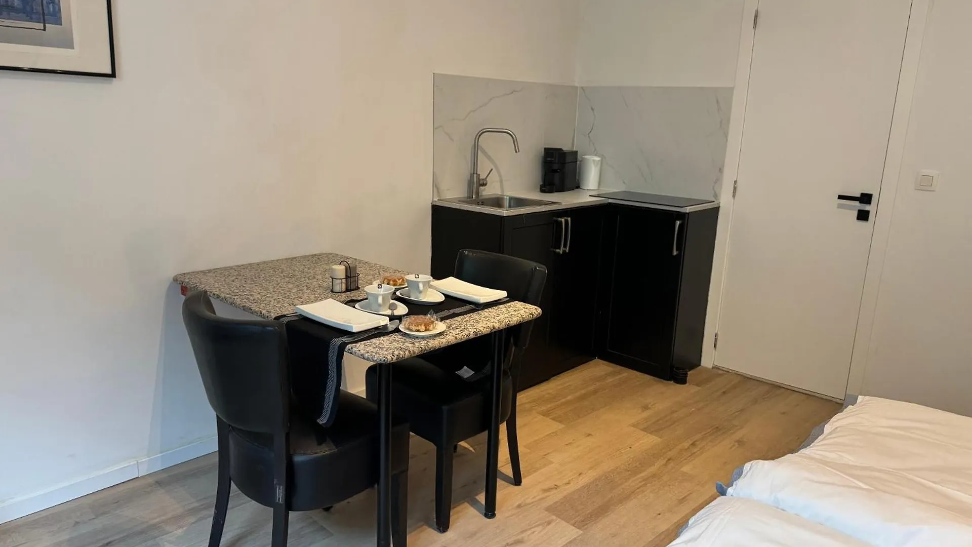 Two Bedroom Loft In The City Center By The Meir Antwerp Belgium