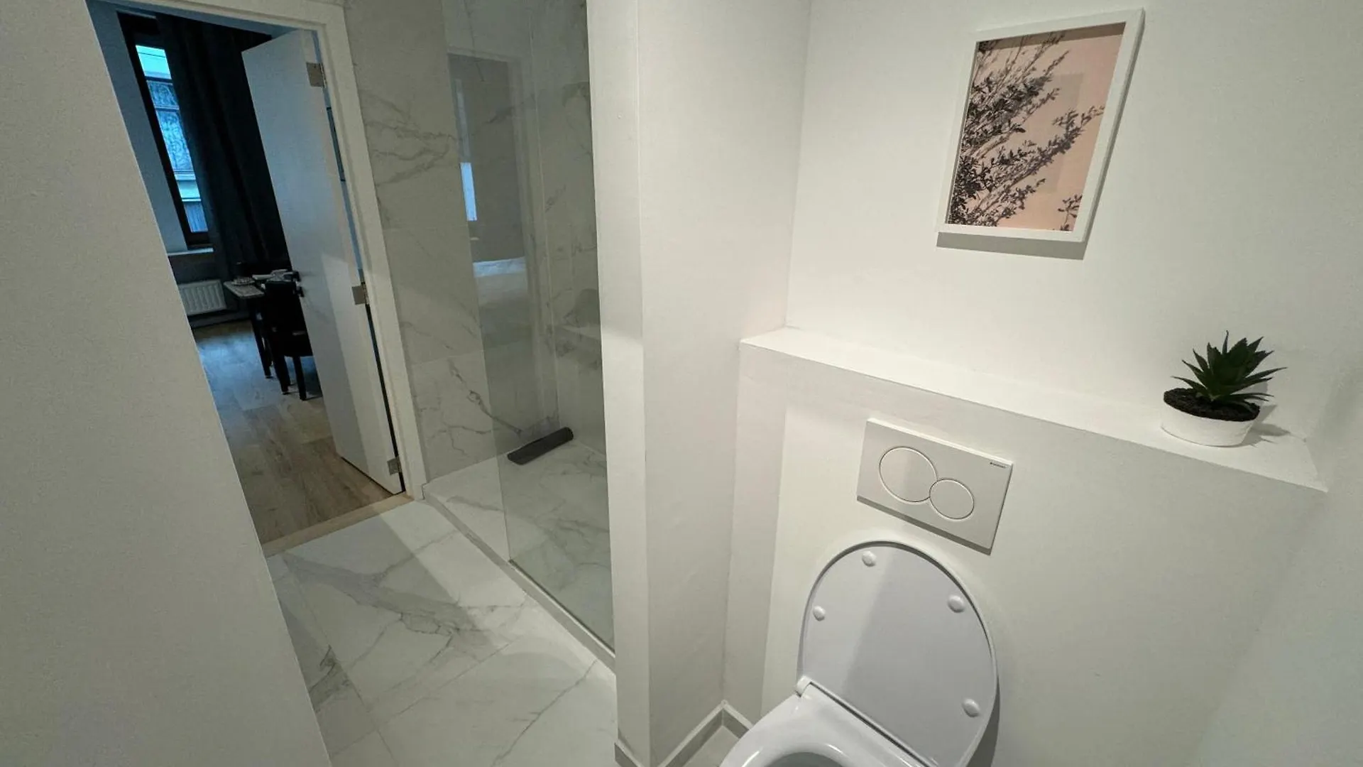 Two Bedroom Loft In The City Center By The Meir Antwerp Apartment