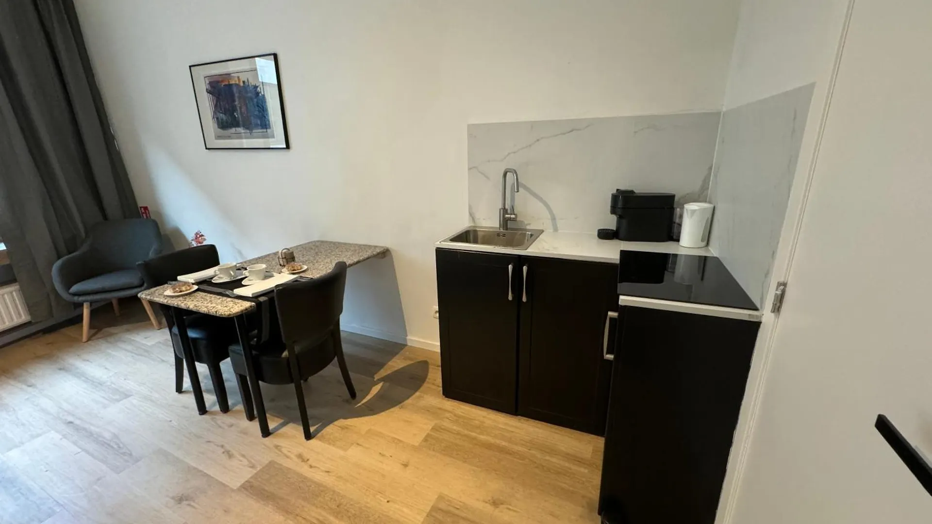 Two Bedroom Loft In The City Center By The Meir Antwerp 0*,